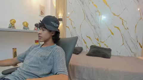 Snapshot of zayn_fox32 chatting on March 2026 07:47:01 PM Zayn online show from March 2026 07:47:01 PM