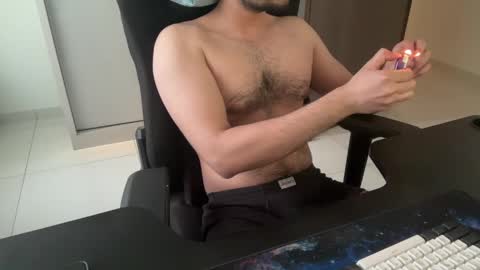 Snapshot of ze_boi chatting on April 2026 11:58:01 AM Ze online show from April 2026 11:58:01 AM