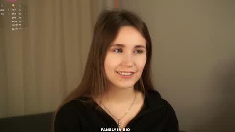 Emilia online show from October 2025 01:09:02 AM