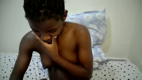 zellah online show from April 2026 09:39:33 PM