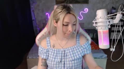 Snapshot of zellawisinski chatting on June 2026 04:09:01 PM Mercy online show from June 2026 04:09:01 PM