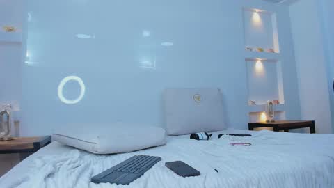 Zenda Evans online show from March 2026 08:19:01 AM