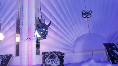    online show from December 2024 12:51:02 PM