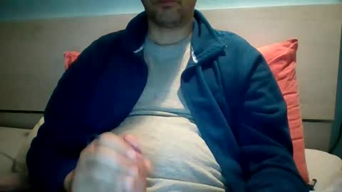 Snapshot of zeus00811 chatting on December 2024 08:12:01 AM zeus online show from December 2024 08:12:01 AM