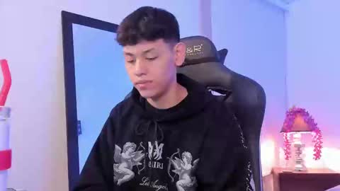 zeus_blaze online show from September 2025 12:06:01 PM