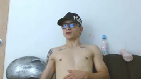 Snapshot of zeusdark19 chatting on June 2026 06:32:02 PM zeus online show from June 2026 06:32:02 PM