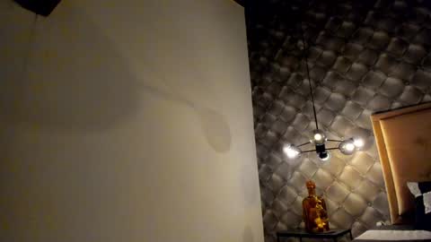 zeus online show from December 2024 05:57:01 PM