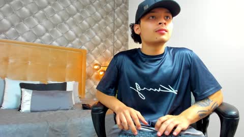 zeus online show from December 2024 07:10:01 PM