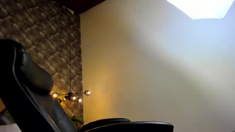 zeus online show from January 2025 06:12:02 PM