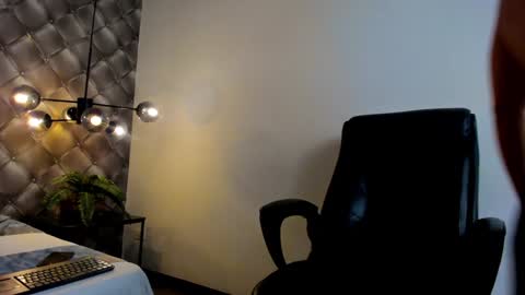 zeus online show from January 2025 01:38:02 AM