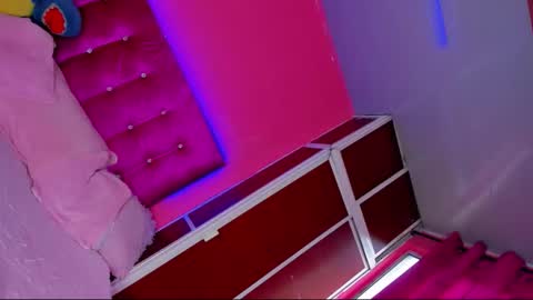 Snapshot of zeuss_x chatting on March 2026 10:25:01 PM Aisha Alejandra Rosse Deus online show from March 2026 10:25:01 PM