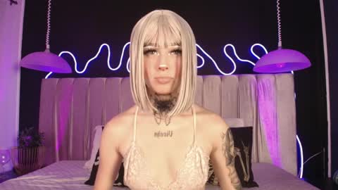 zhally_dee online show from April 2026 07:22:01 PM