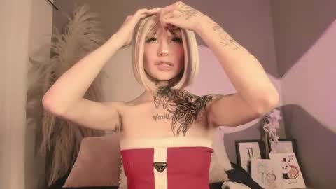 zhally_dee online show from July 2026 11:46:01 AM