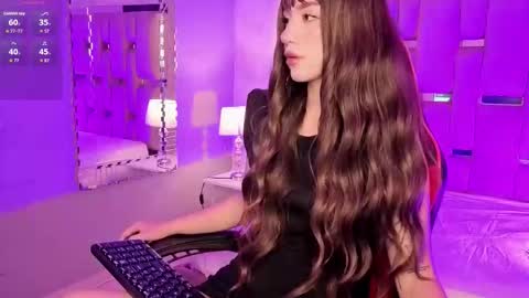 Zhara  online show from November 2025 12:38:02 PM