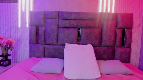 Zhara Rousse online show from March 2026 12:27:02 PM