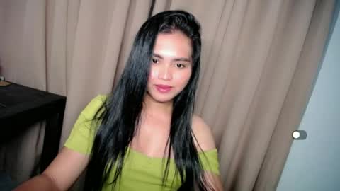 Snapshot of zhillycate chatting on June 2026 06:05:02 AM CATE online show from June 2026 06:05:02 AM