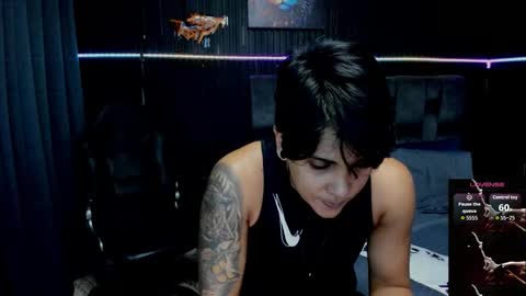 zhoestrong online show from October 2025 10:00:01 PM