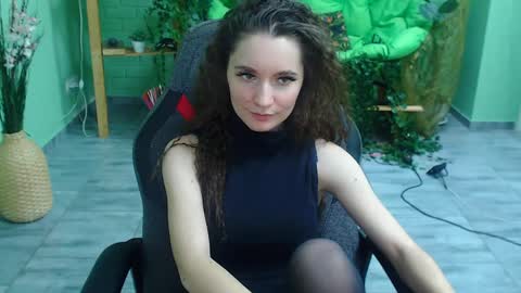 Snapshot of zianichols chatting on February 2025 10:00:02 PM zianichols online show from February 2025 10:00:02 PM
