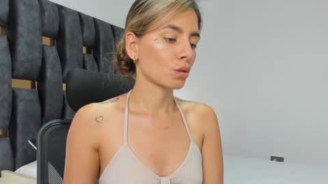 ziataylor online show from February 2026 09:53:01 PM