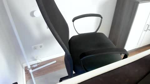 ziemlichflutschig online show from April 2026 06:05:01 AM