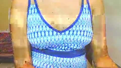 Snapshot of zisaa_indian chatting on March 2025 08:27:01 AM Zisu online show from March 2025 08:27:01 AM