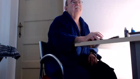Snapshot of ziustefaninu chatting on October 2025 08:11:02 AM stefano online show from October 2025 08:11:02 AM