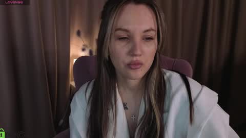 Zlata  Mon Tue Thu Fri Sun Sa GMT 3 0000pm - 0600pm  online show from May 2026 08:31:02 AM