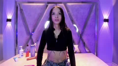 Snapshot of zoe_444_ chatting on June 2026 04:01:01 AM Zoe online show from June 2026 04:01:01 AM