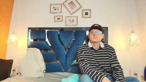 Snapshot of zoe_and_dylan_ chatting on February 2026 12:25:01 PM Zoe and dylan online show from February 2026 12:25:01 PM