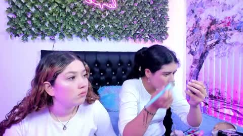 Zoe And Valeria online show from May 2026 02:48:01 PM