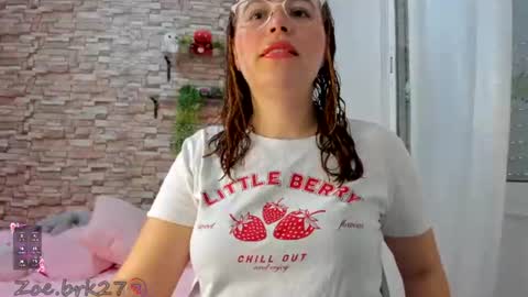 Snapshot of zoe_brk chatting on July 2026 07:58:01 AM zoe brk online show from July 2026 07:58:01 AM