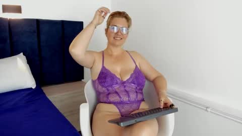 Zoe  online show from December 2024 05:48:02 PM