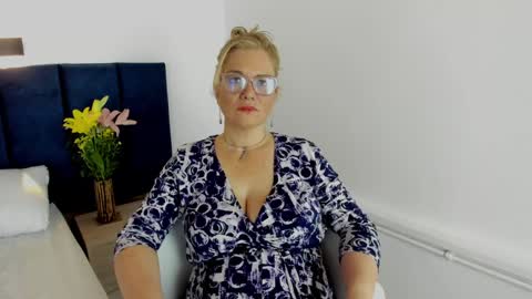 Zoe  online show from December 2024 02:38:02 PM