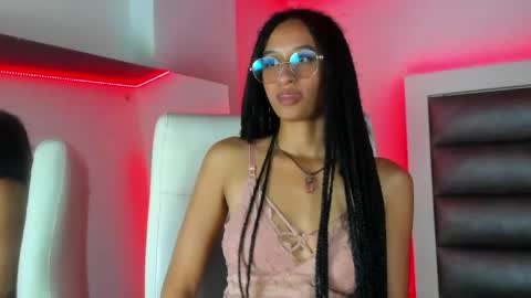 zoe_evanjs online show from May 2026 03:46:02 AM