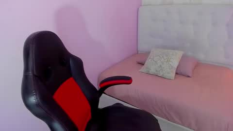 ZOE  online show from November 2025 12:38:01 PM