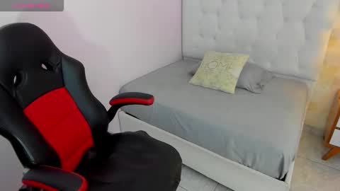 ZOE  online show from November 2025 12:26:01 PM