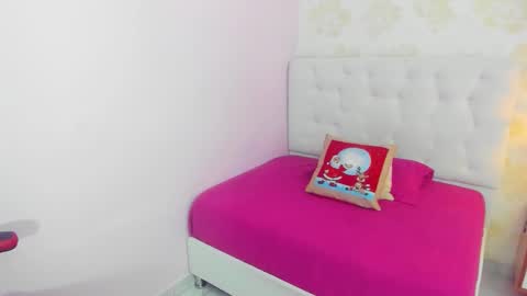 ZOE  online show from December 2025 12:25:02 PM