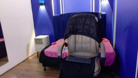 Snapshot of zoe_lara_34 chatting on March 2026 08:26:33 AM zoe online show from March 2026 08:26:33 AM