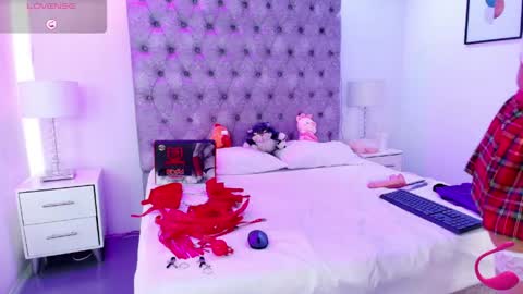 zoe  online show from May 2026 07:44:01 PM