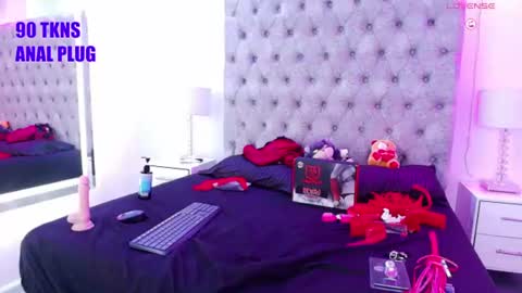 Snapshot of zoe_m00n chatting on July 2026 08:09:02 AM zoe online show from July 2026 08:09:02 AM