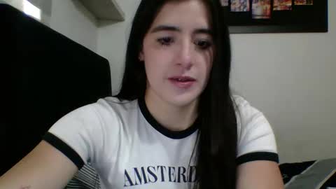 Zoe online show from November 2025 06:20:01 PM