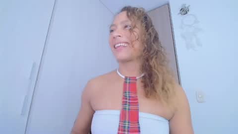 zoe online show from April 2026 10:35:02 PM