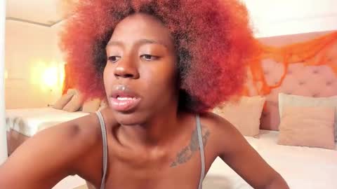 Zoe Novakk  online show from November 2025 04:42:01 PM