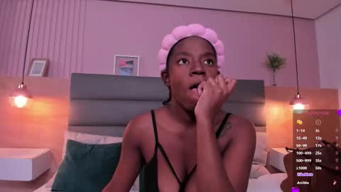 Zoe Novakk  online show from November 2025 08:25:02 PM