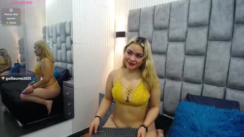 Zoe online show from October 2025 12:16:02 PM