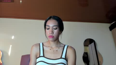Snapshot of zoe_storm2 chatting on April 2026 10:19:02 PM Zoe online show from April 2026 10:19:02 PM