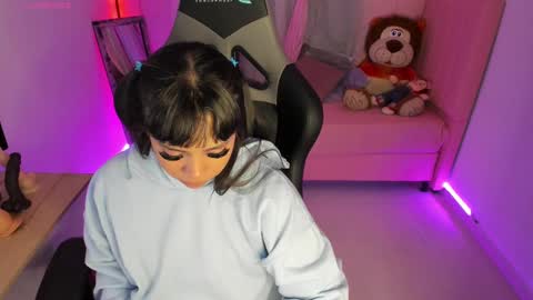 zoe_sullivan_ online show from February 2025 09:24:02 AM