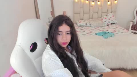 Zoe online show from March 2025 05:29:01 PM