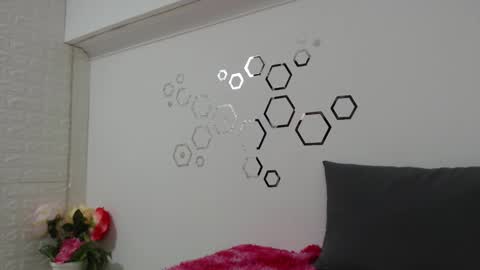 Carolina online show from October 2025 08:42:01 PM