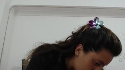 Carolina online show from November 2025 08:52:01 PM